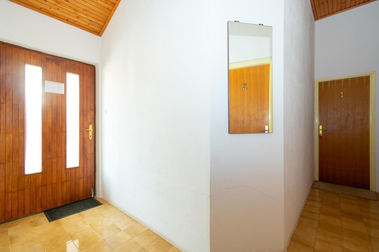 Studio Mandre 4101C Kolan Luaran gambar